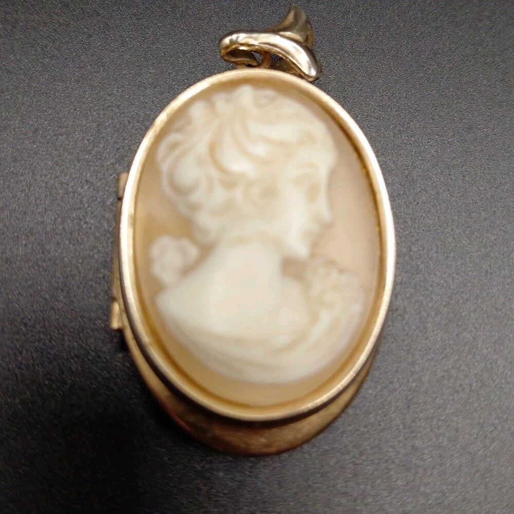 Victorian Cameo Locket Vintage Necklace Pendant Shell Ivory Ornate Gold Oval